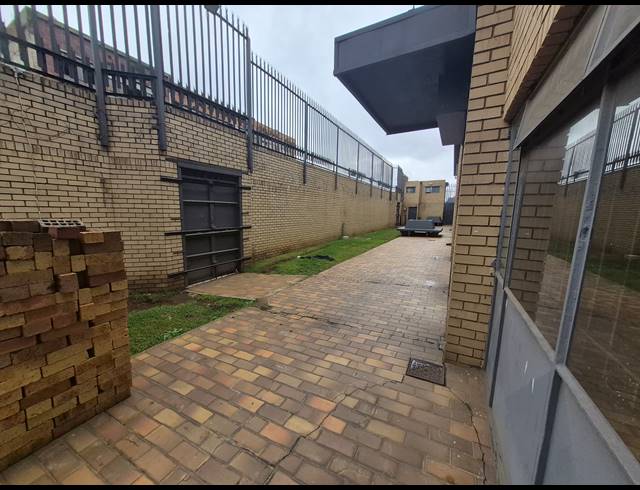 3,000M² WAREHOUSE TO LET IN BENROSE
